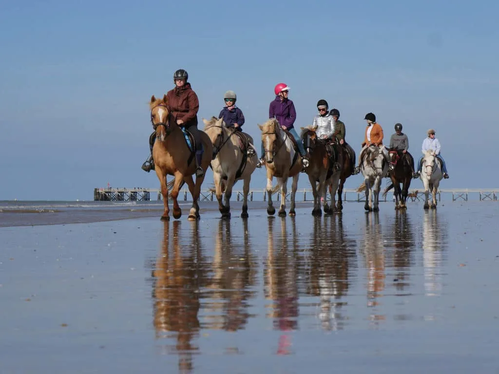 Photo d'une balade à cheval sur la plage de Saint Jean de Monts