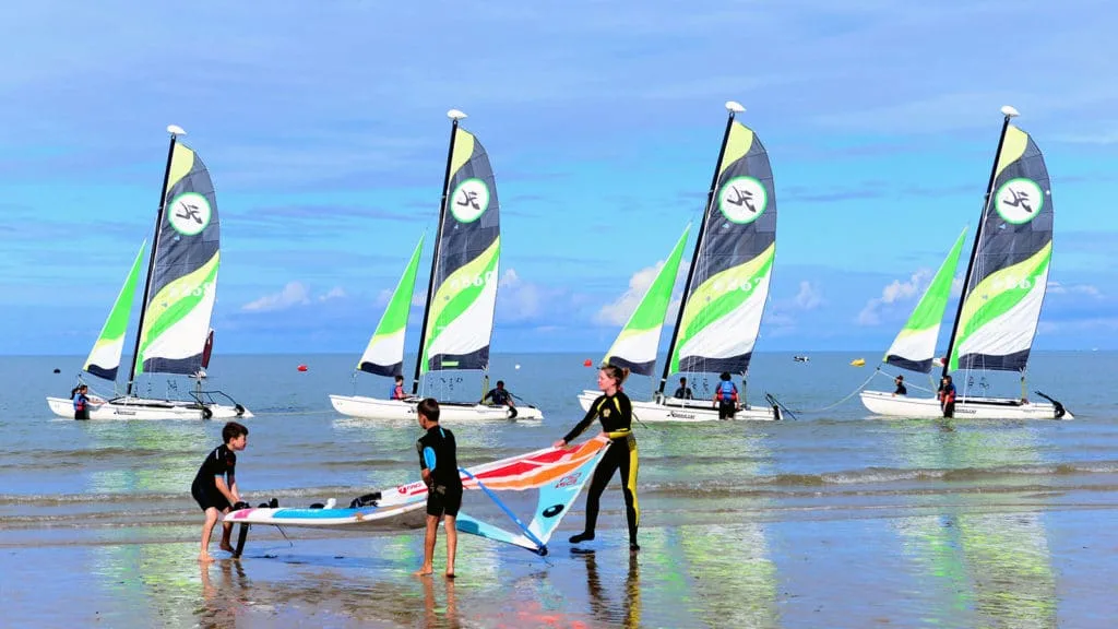 Photo of catamarans on the beach at Notre Dame de Monts