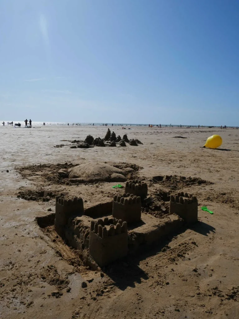 Châteaux de sable sur les plages du Pays de Saint Jean de Monts