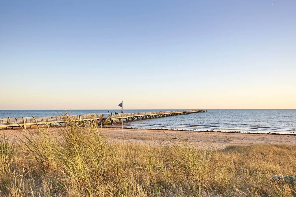 Plage de la base nautique à Saint Jean de Monts, balade sur l'estacade