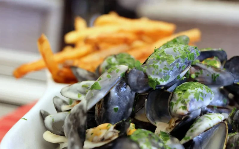 Recette des moules à la maraichines, avec des frites