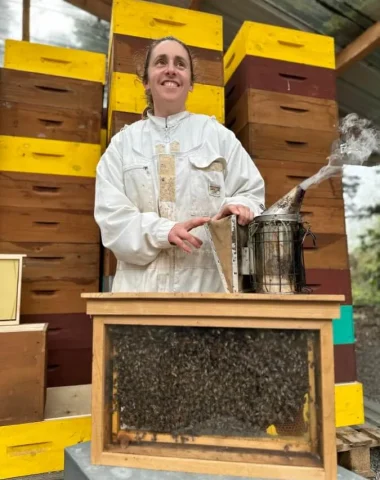 A la rencontre d’Anne-Laure, apicultrice