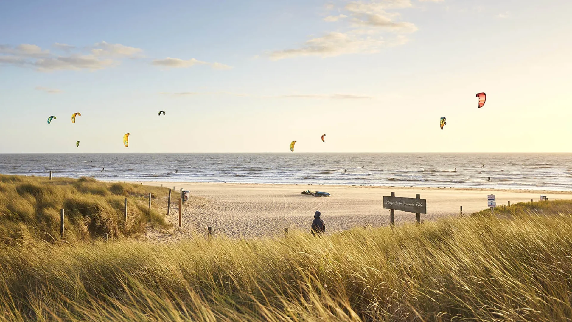 photo de sports nautiques à la barre de monts - fromentine : le kite surf