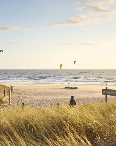 photo de sports nautiques à la barre de monts - fromentine : le kite surf