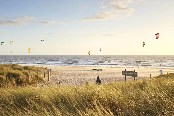 photo de sports nautiques à la barre de monts - fromentine : le kite surf