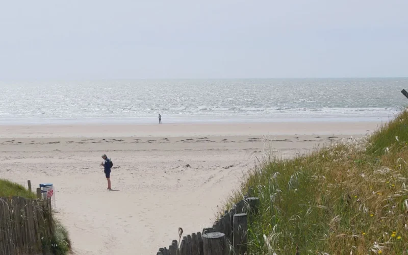 vue du haut du chemin menant à la plage des Lays à la barre de monts - fromentine