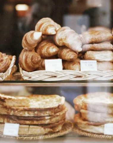 photo d'une devanture de boulangerie à la barre de monts - fromentine